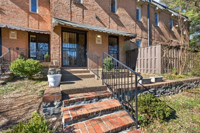 638 Timber Ln