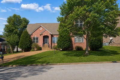 2205 Maple Grove Ln