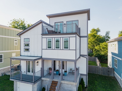 60 Twin St