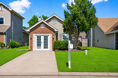 1006 Valley Dr