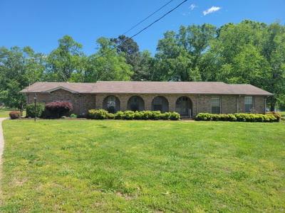 110 Meadowlake Ct