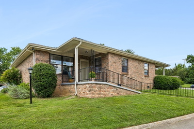 352 Deer Lake Dr