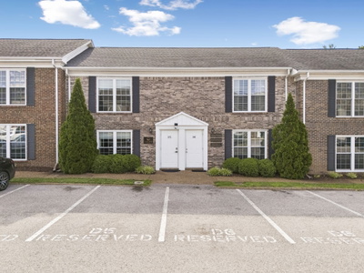 109 Holiday Ct