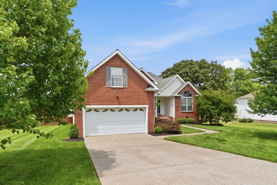 3271 Nina Cir