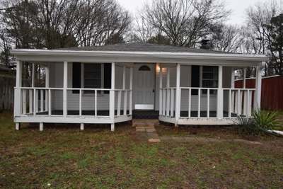 141 W Rossview Rd