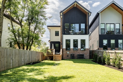 303A Riverside Dr