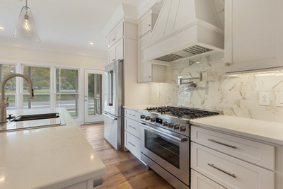 1419 Ascot Close