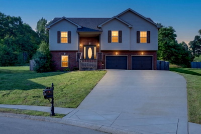 493 Comanche Ct