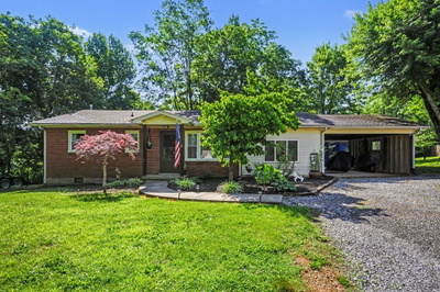 Exterior view of 407 Portland Rd in White House, TN