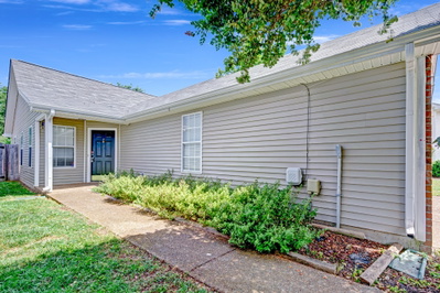 2712 River Bend Dr
