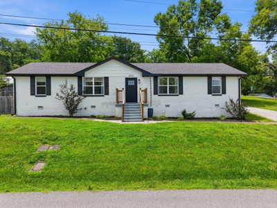 628 Maplewood Ln
