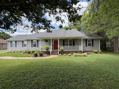 1405 Belle Oaks Dr