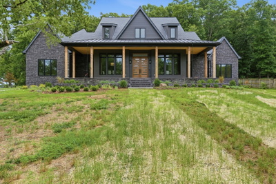 1002 Waller Rd
