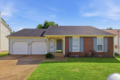 3364 Calais Cir
