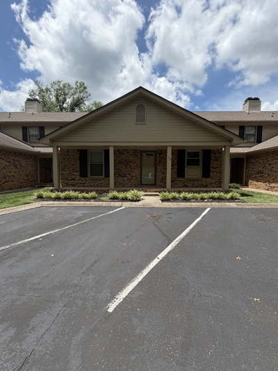 318 Kingswood Ct