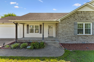16 Delana Ave