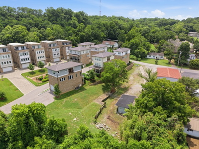 105 Demoss Rd