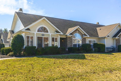 825 Browns Ln