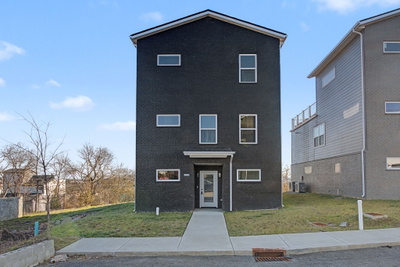 1241 N Avondale Cir
