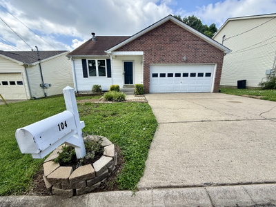 104 Edgehill Ln