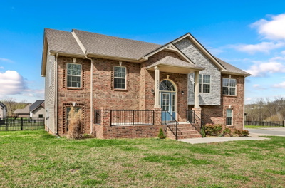 524 Cresthaven Ln