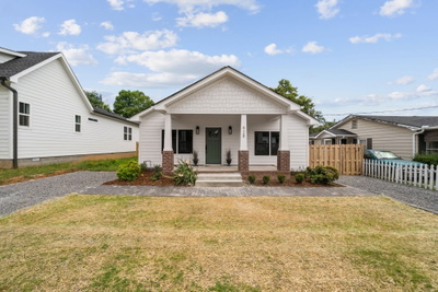 928 Glass St