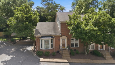 8 Sharonwood Dr