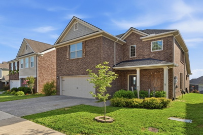 300 Black Thorn Ln