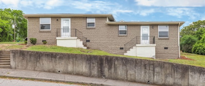 895 W Sharpe Ave
