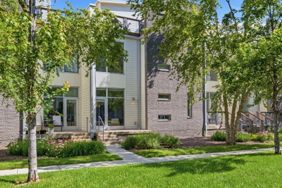 712 Strickland Dr