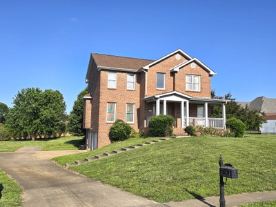 846 Woodstock Ct
