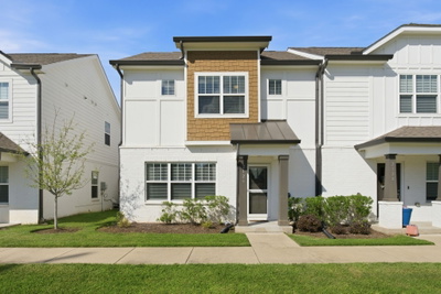 2126 Bayport Ave