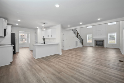 612 Willow Park Dr