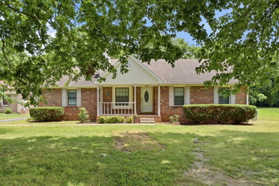10044 Roanoke Dr