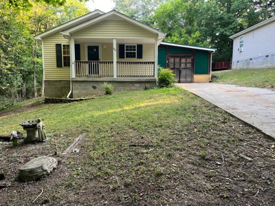 890 Locust Dr