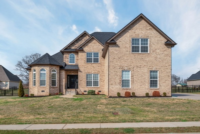 313 Clarabelle Ln