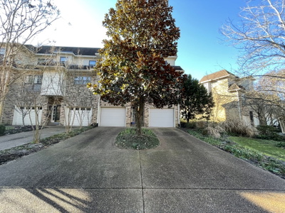 401 Bowling Ave