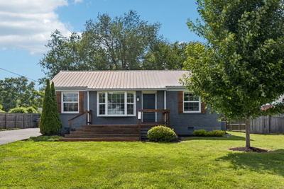 3221 Holbrook Dr
