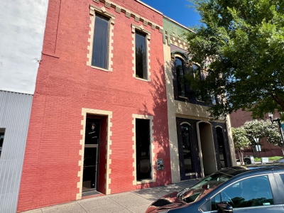 102 S Maple St
