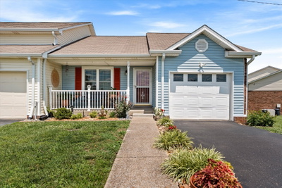 Exterior view of 70 Rolling Meadows Dr in Goodlettsville, TN