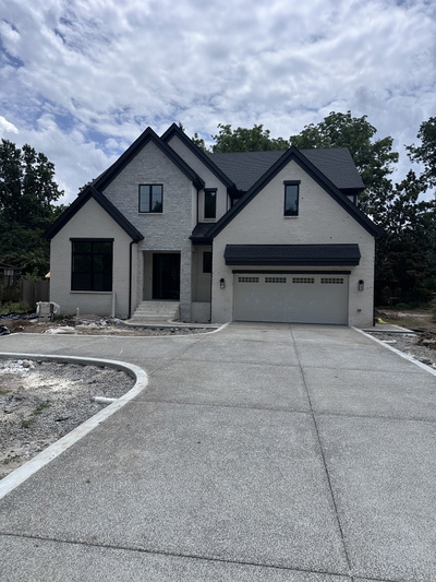 1103 Maplehurst Ln