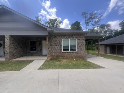 922 Willow Dr