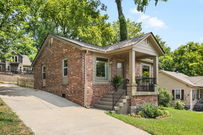 901B Douglas Ave