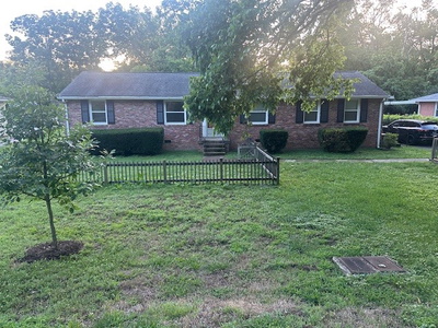 4411 Scenic Dr