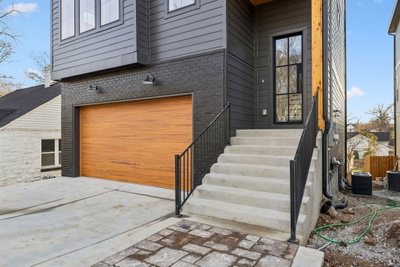 904 Douglas Ave