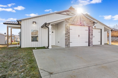 168 Bainbridge Dr