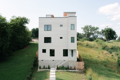 216 Meredith Ave