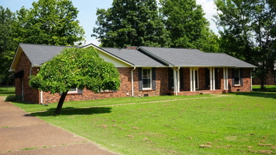 858 Moreland Dr