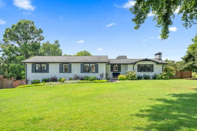 2460 Fairbrook Dr