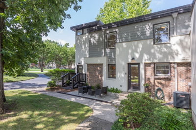 940 Gale Ln